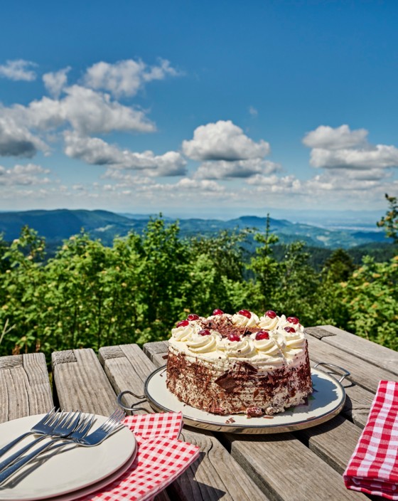 Schwarzwälder Kirschtorte mit Aussicht